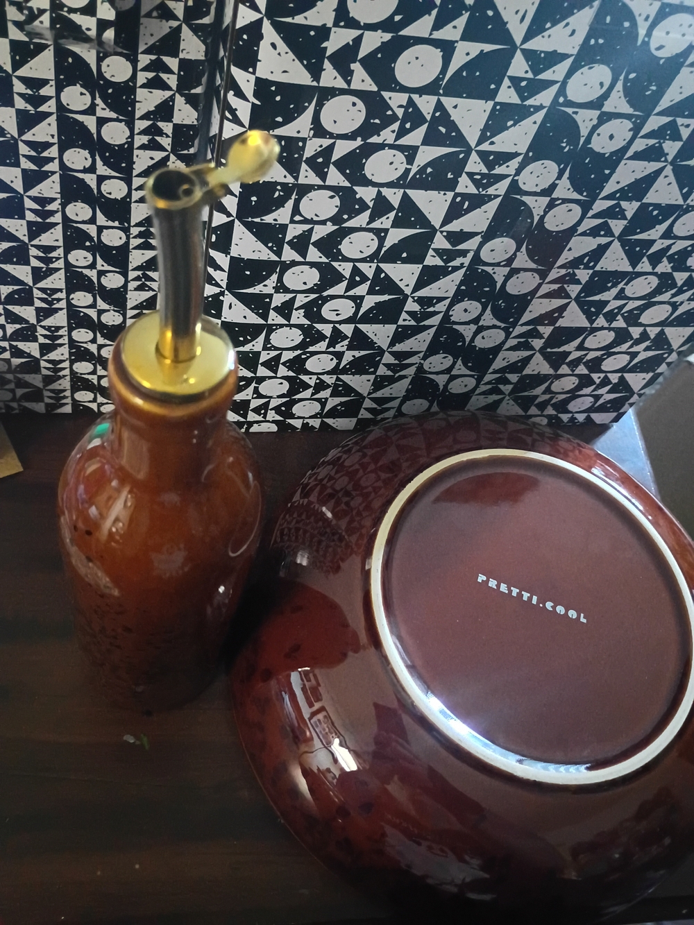 Pretti.Cool Tortoiseshell Serving Bowl/Oil Cruet - Picture 4 of 5